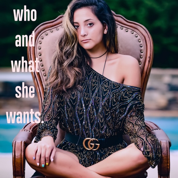 Oversized sequence top!! One size fits all.. - Picture 5 of 5